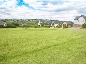 903 m² Land available in Cotswold Downs Estate