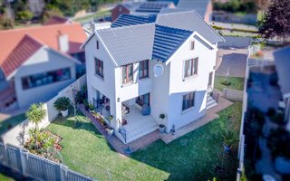 3 Bedroom House in Candlewoods Estate