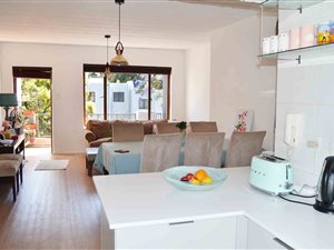 2 Bed Apartment in Melrose Estate