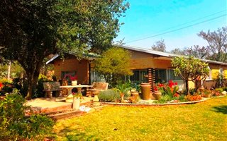 1 ha Farm in Kameeldrift East