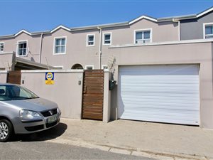 3 Bedroom Duplex in Observatory