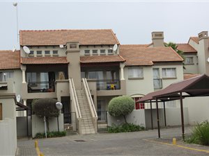 2 Bed Apartment in Glen Marais
