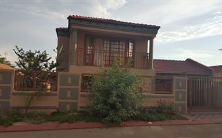 3 Bedroom House in Lotus Gardens