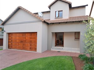 3 Bedroom House in Olympus AH
