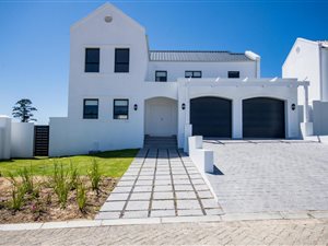 3 Bed House in Helderberg Village