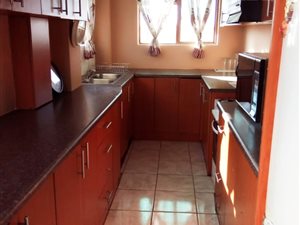 4 Bed House in Lavender Hill