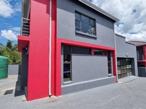3 Bed Duplex in Aviary Hill