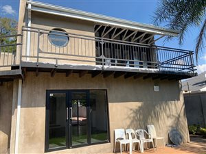100 m² Commercial space in Parktown North