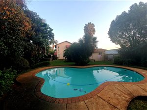 6 Bed House in Roseville