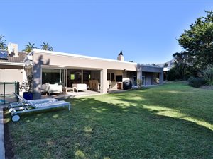 5 Bed House in Constantia