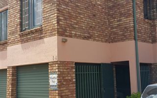 3 Bedroom Duplex in Hennopspark