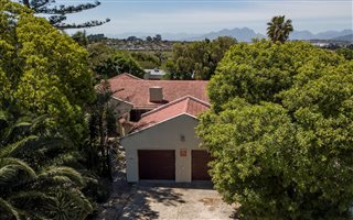 5 Bedroom House in Stellenryk
