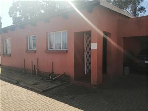 3 Bed Townhouse in Rensburg