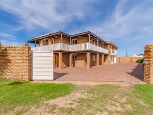 4 Bed House in Bettys Bay