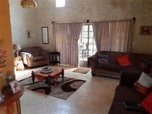 6.4 ha Farm in Honingnestkrans