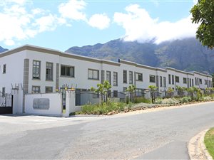 2 Bed Apartment in Franschhoek