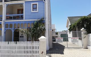 4 Bedroom Duplex in Richmond Hill