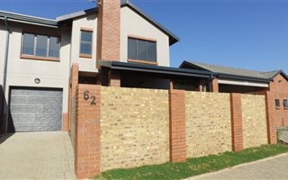 4 Bedroom House in Mooikloof Ridge