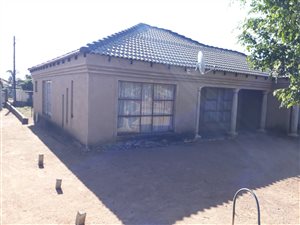 3 Bed House in Lethlabile