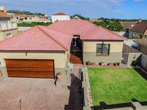 3 Bedroom House in Kamma Park