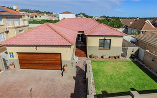 3 Bedroom House in Kamma Park