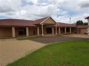 5.5 ha Farm in Sterkfontein and surrounds