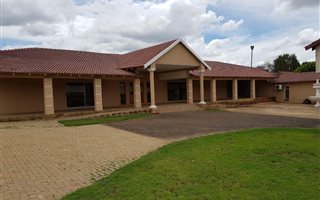 5.5 ha Farm in Sterkfontein and surrounds