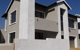4 Bedroom House in Candlewoods Estate