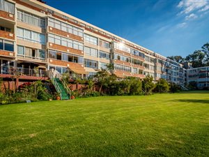 2 Bed Apartment in Fairway