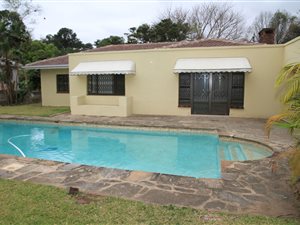 4 Bed House in Woodside