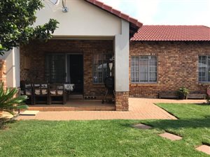 3 Bedroom Townhouse in Theresa Park