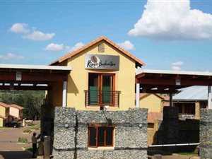 2 Bed Apartment in Ruimsig