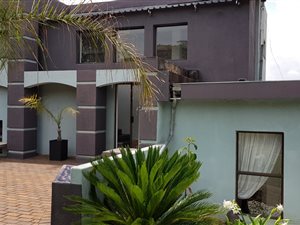 4 Bed House in Oakdene