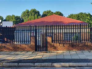 3 Bed House in Mayfair West