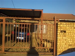 2 Bed House in Lotus Gardens