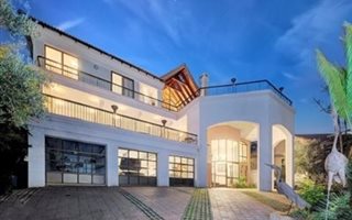 4 Bedroom House in Waterkloof Ridge