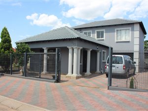 3 Bed House in Rosslyn