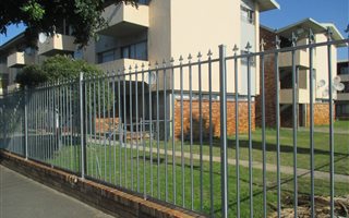 3 Bedroom Apartment in Parow Valley