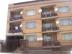 2 Bed Apartment in Troyeville