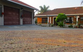 5 Bedroom House in Meerensee