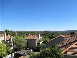 3 Bed Apartment in Craighall Park