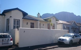 2 Bedroom House in Claremont