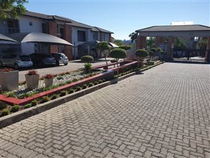 2 Bed Flat in Erand Gardens