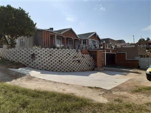 4 Bed Townhouse in Stonebridge