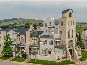 2 Bed Apartment in Nooitgedacht Estate