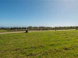 850 m² Land available in Oubaai and surrounds