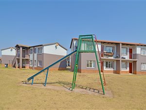 2 Bed Apartment in Protea Glen