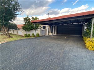 3 Bed House in Thatchfield