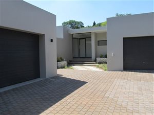 4 Bed House in Bryanston