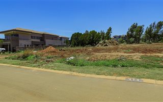 697 m² Land available in Aspen Hills